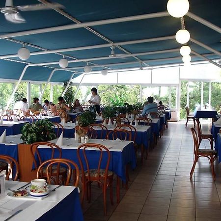 Hotel Adriatic オミサリ エクステリア 写真