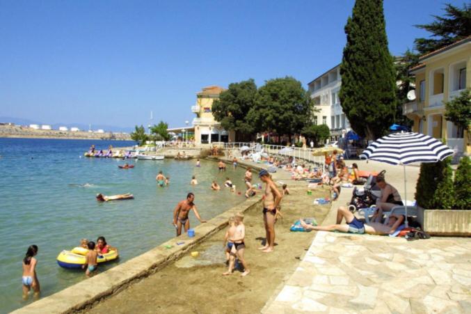 Hotel Adriatic オミサリ エクステリア 写真