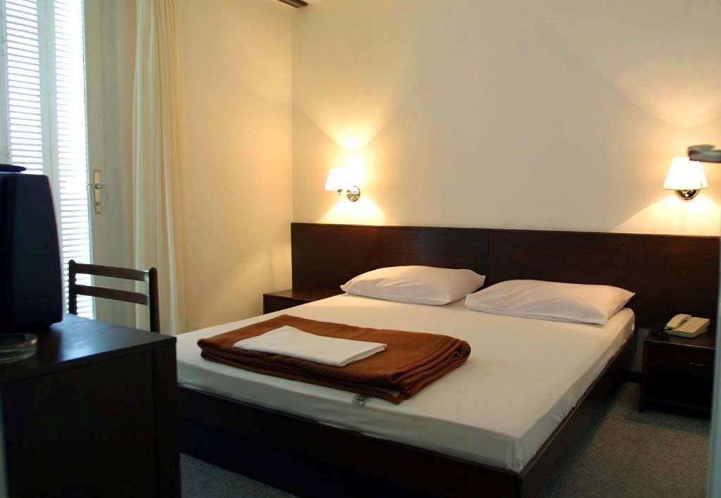 Hotel Adriatic オミサリ エクステリア 写真
