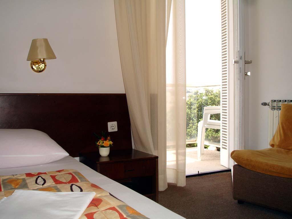 Hotel Adriatic オミサリ 部屋 写真