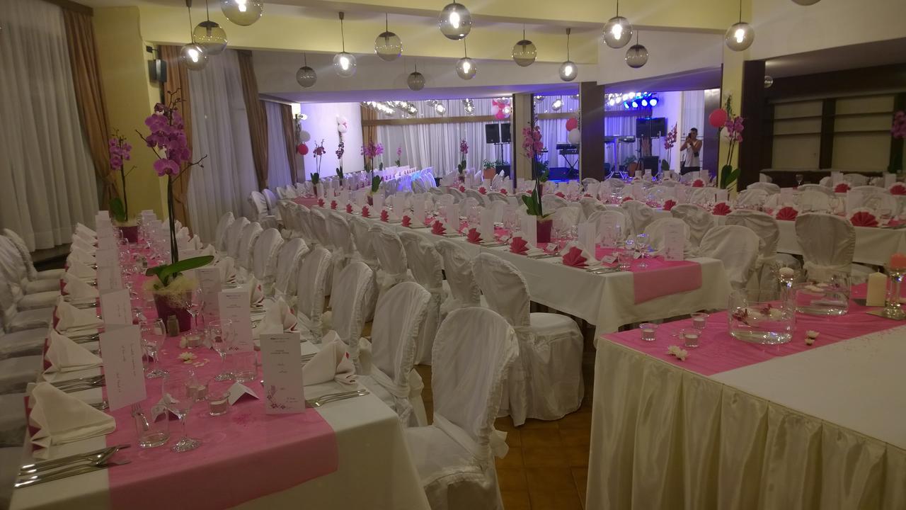 Hotel Adriatic オミサリ エクステリア 写真